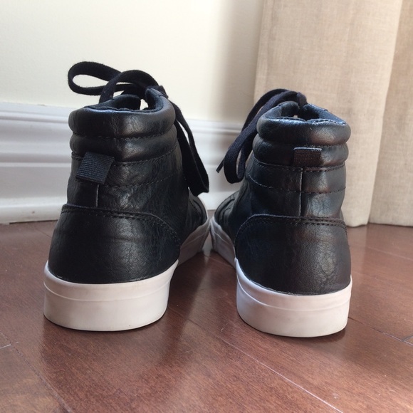 Boys black lace up high tops - Picture 4 of 9